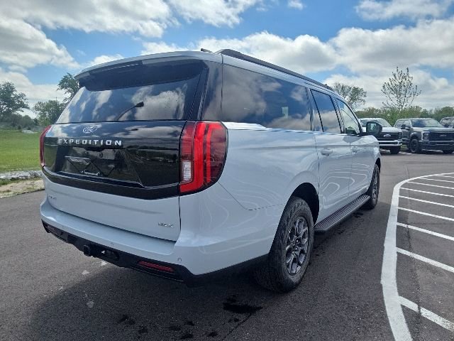 Used 2025 Ford Expedition Max Active AWD/4WD image 8