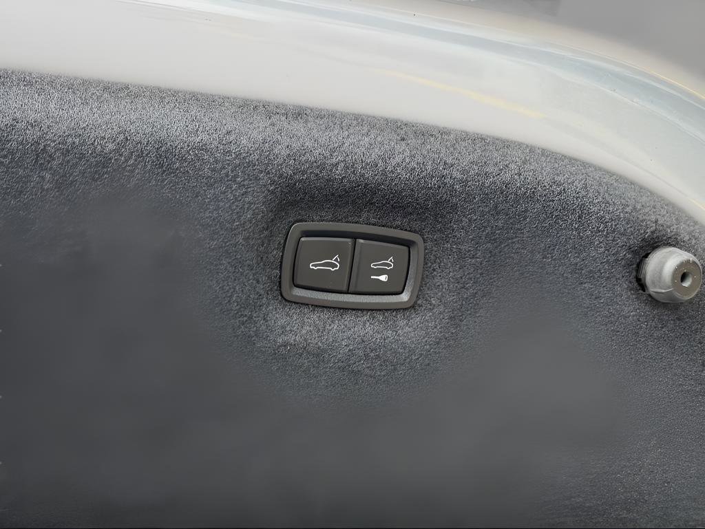 Used 2022 Audi e-tron GT Prestige image 25