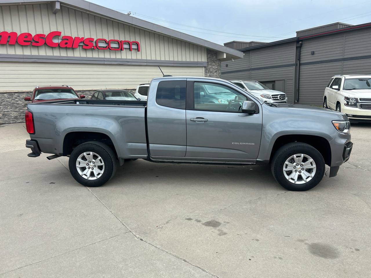Used 2022 Chevrolet Colorado LT w/ Fleet Safety Package image 2