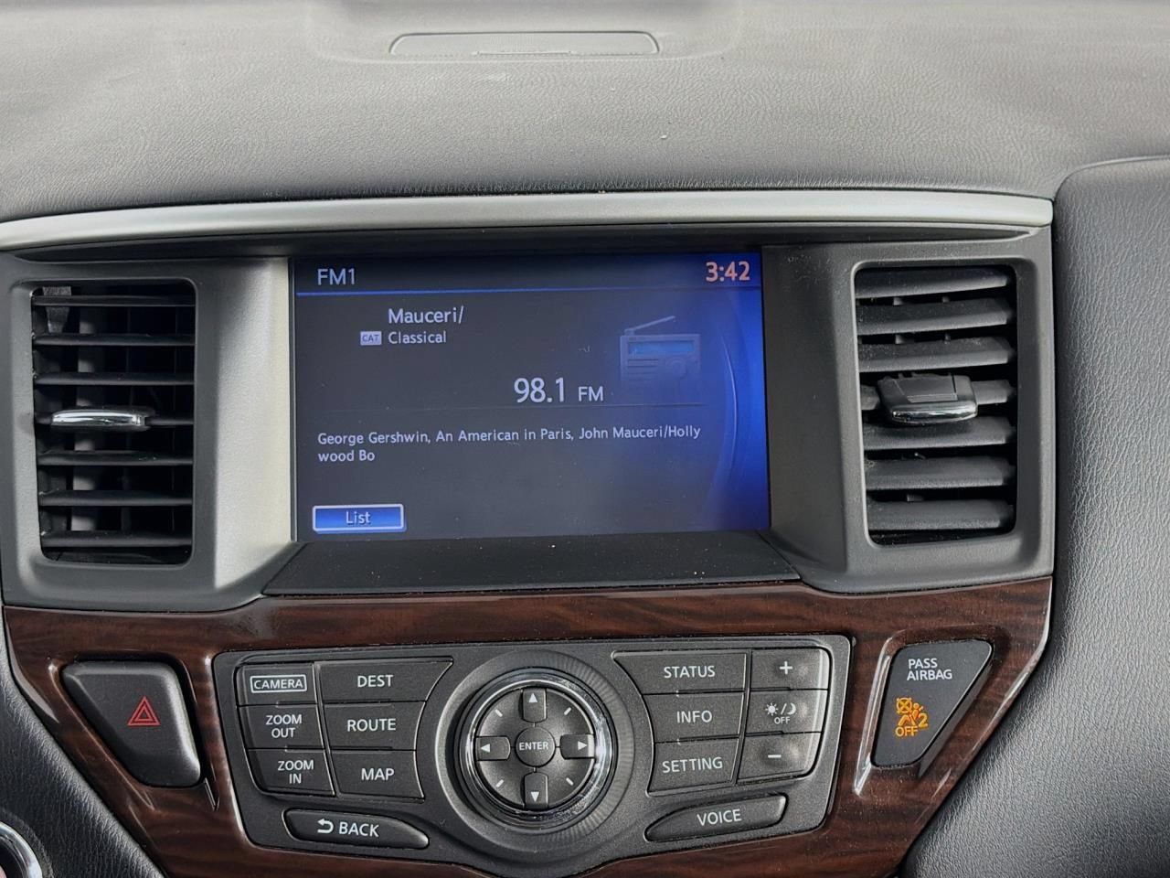 Used 2015 Nissan Pathfinder Platinum w/ Family Entertainment Package AWD/4WD image 15