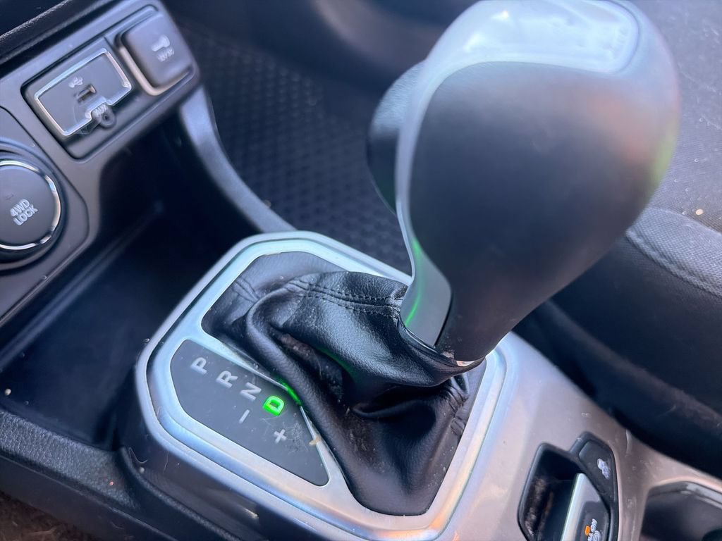Certified 2022 Jeep Renegade Latitude AWD/4WD image 19