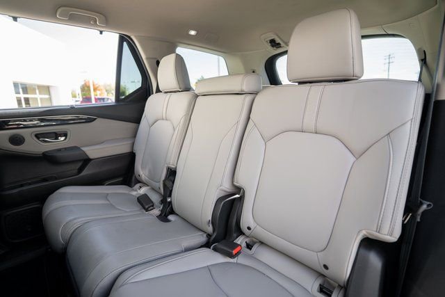 Used 2025 Honda Pilot EX-L image 29