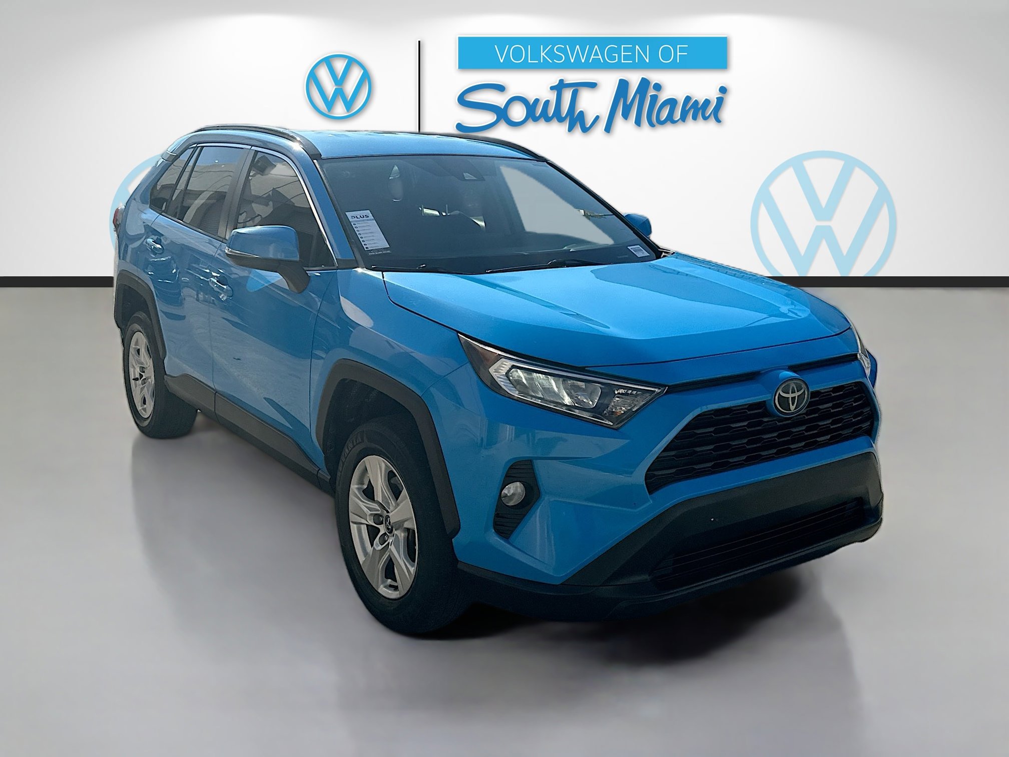 Used 2020 Toyota RAV4 XLE image 1