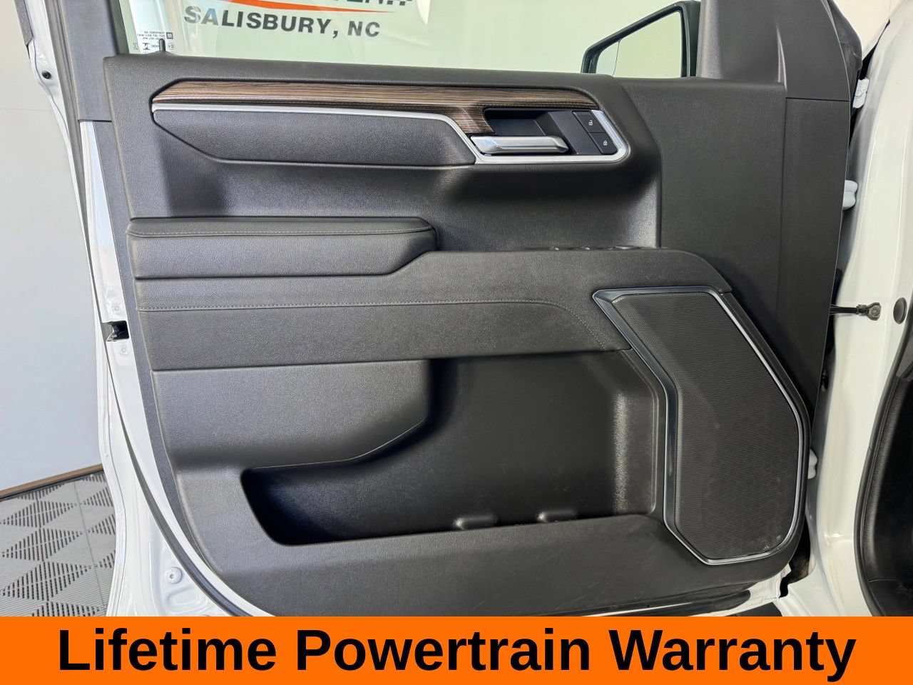 Used 2025 Chevrolet Silverado 1500 LT Trail Boss w/ Protection Package AWD/4WD image 11