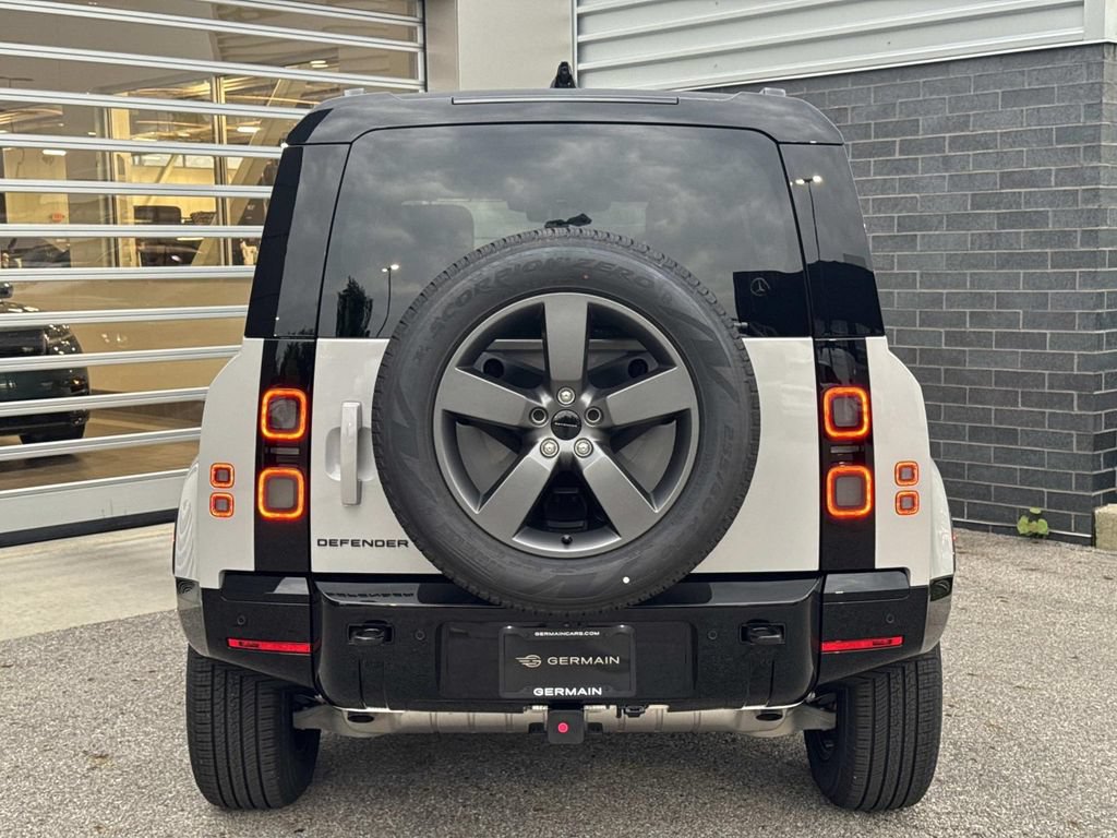 New 2026 Land Rover Defender 110 X-Dynamic SE AWD/4WD image 5