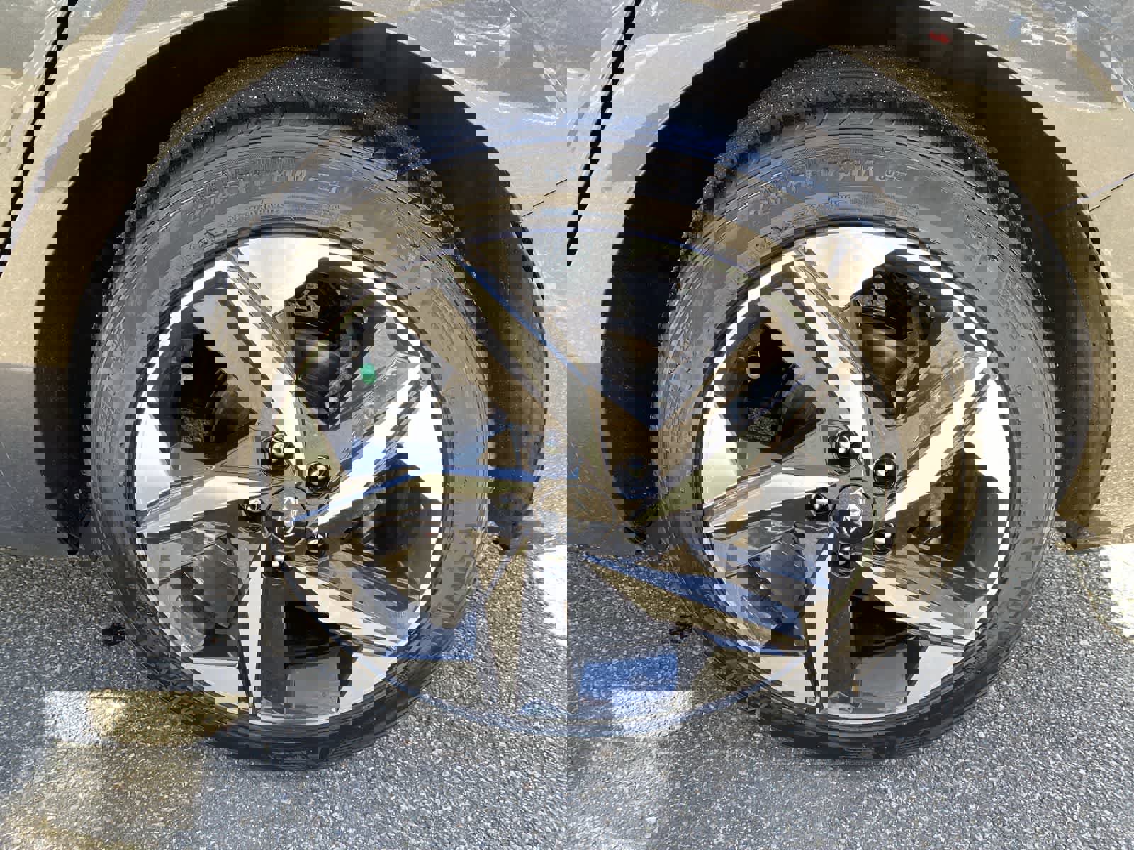 Used 2021 Hyundai Elantra Limited image 15