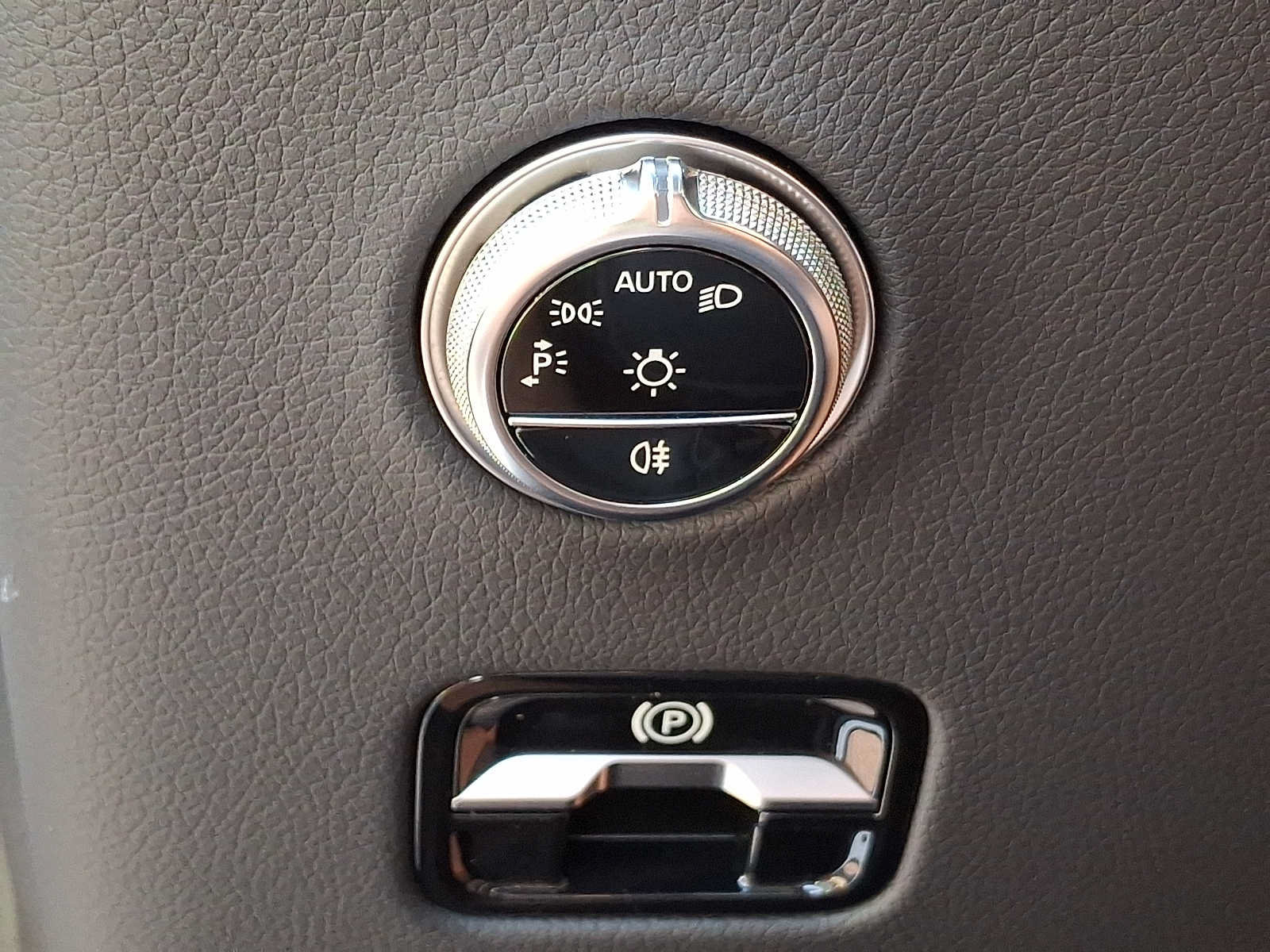 Certified 2025 Mercedes-Benz GLC 300 4MATIC image 21
