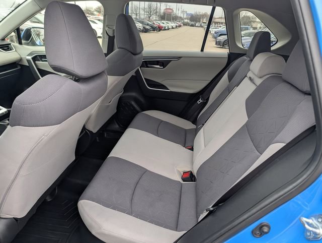 Used 2020 Toyota RAV4 XLE w/ Convenience Package image 28