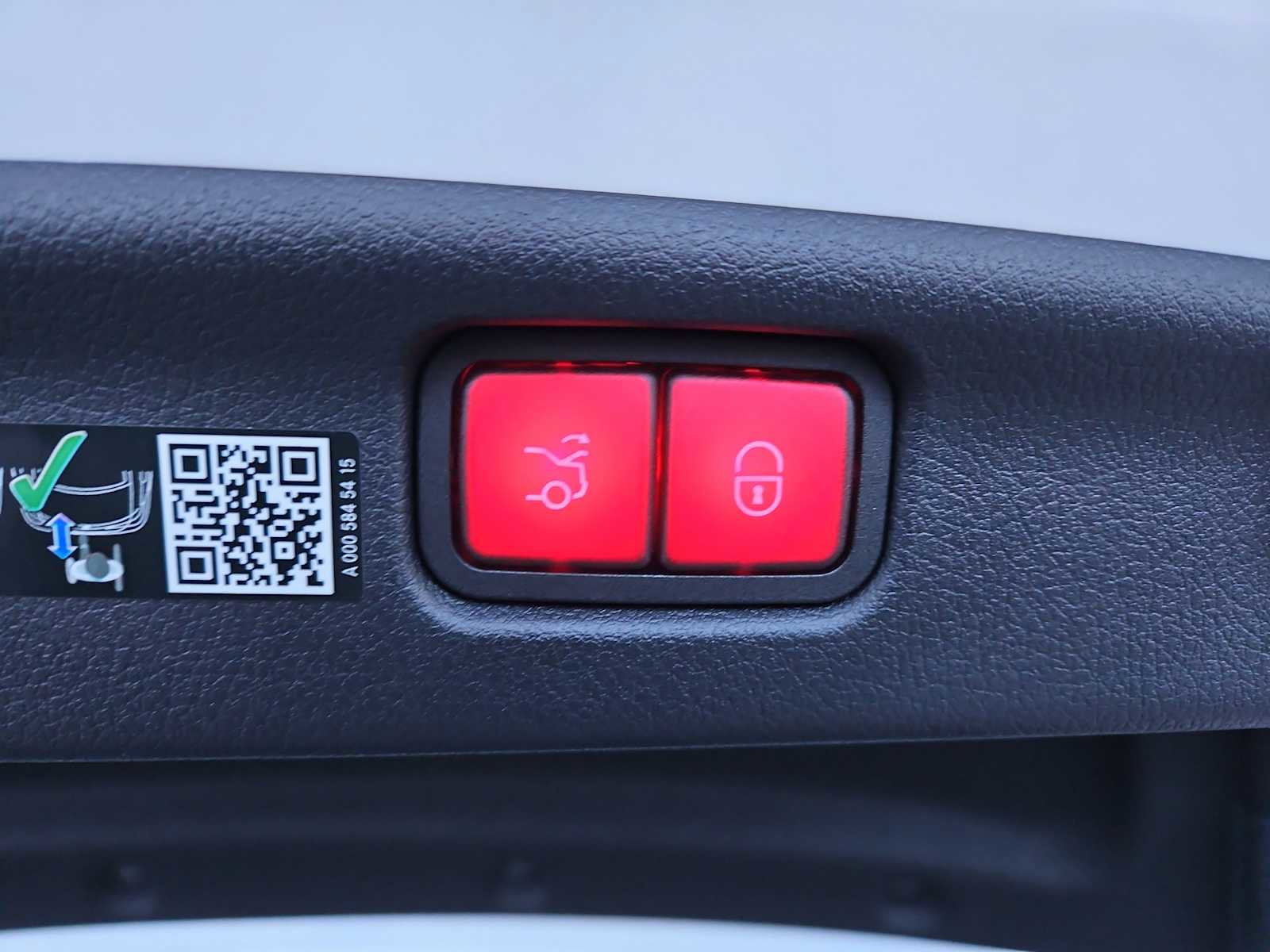 Used 2024 Mercedes-Benz C 300 4MATIC Sedan w/ Exclusive Trim Package image 23