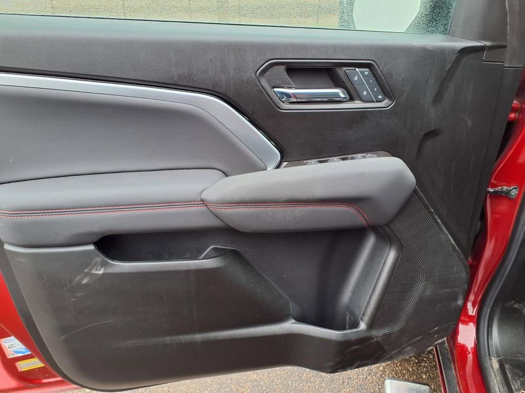 Used 2024 Chevrolet Colorado Z71 w/ Z71 Convenience Package 2 image 17