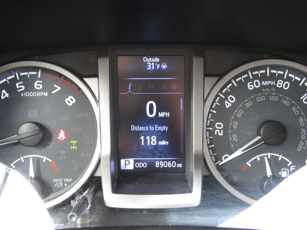 Used 2019 Toyota Tacoma SR5 AWD/4WD image 17