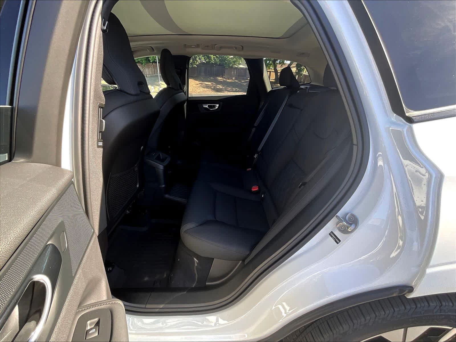 New 2026 Volvo XC60 T8 Plus w/ Climate Package AWD/4WD image 12