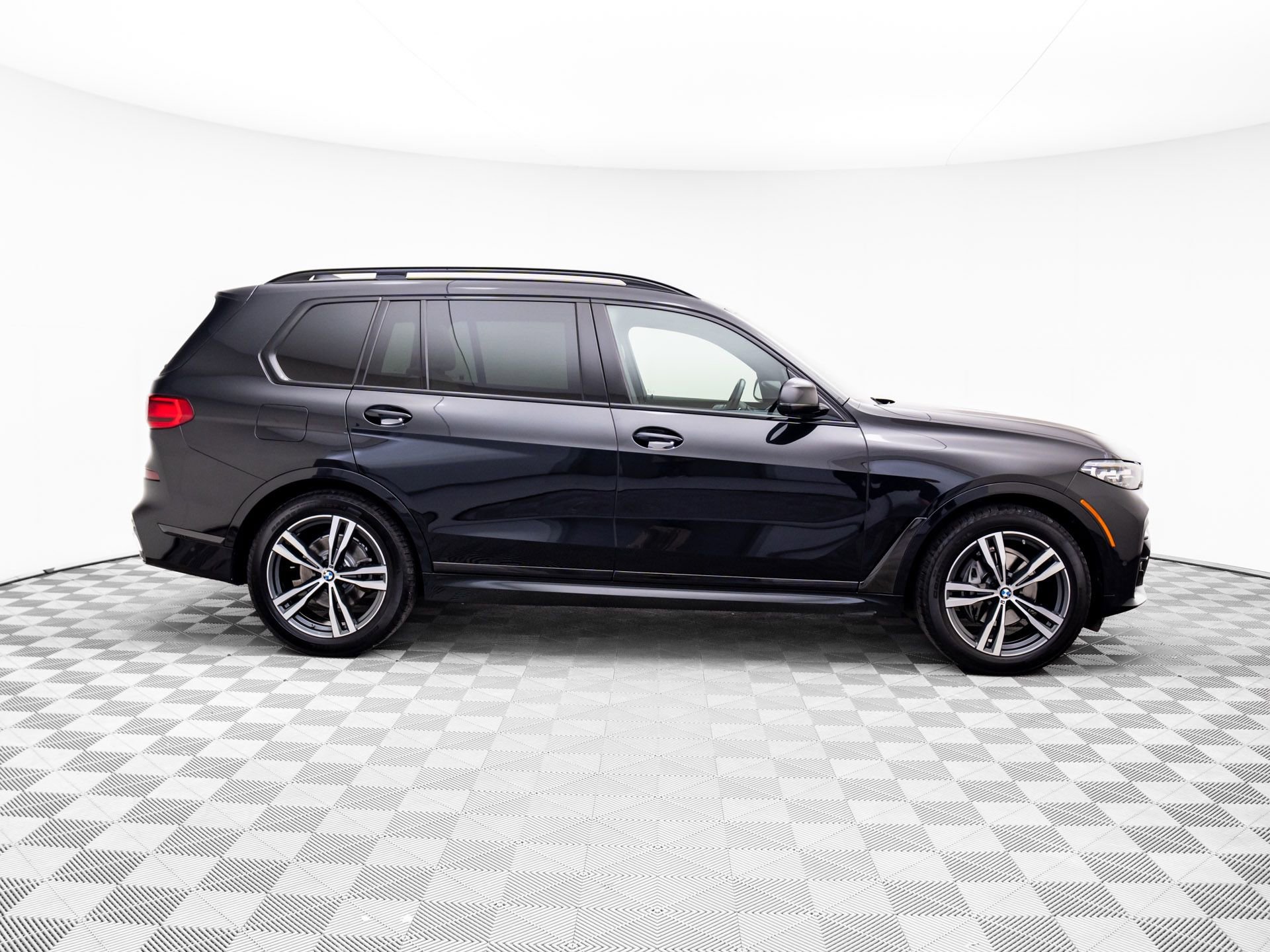 Used 2021 BMW X7 xDrive40i w/ M Sport Package image 7