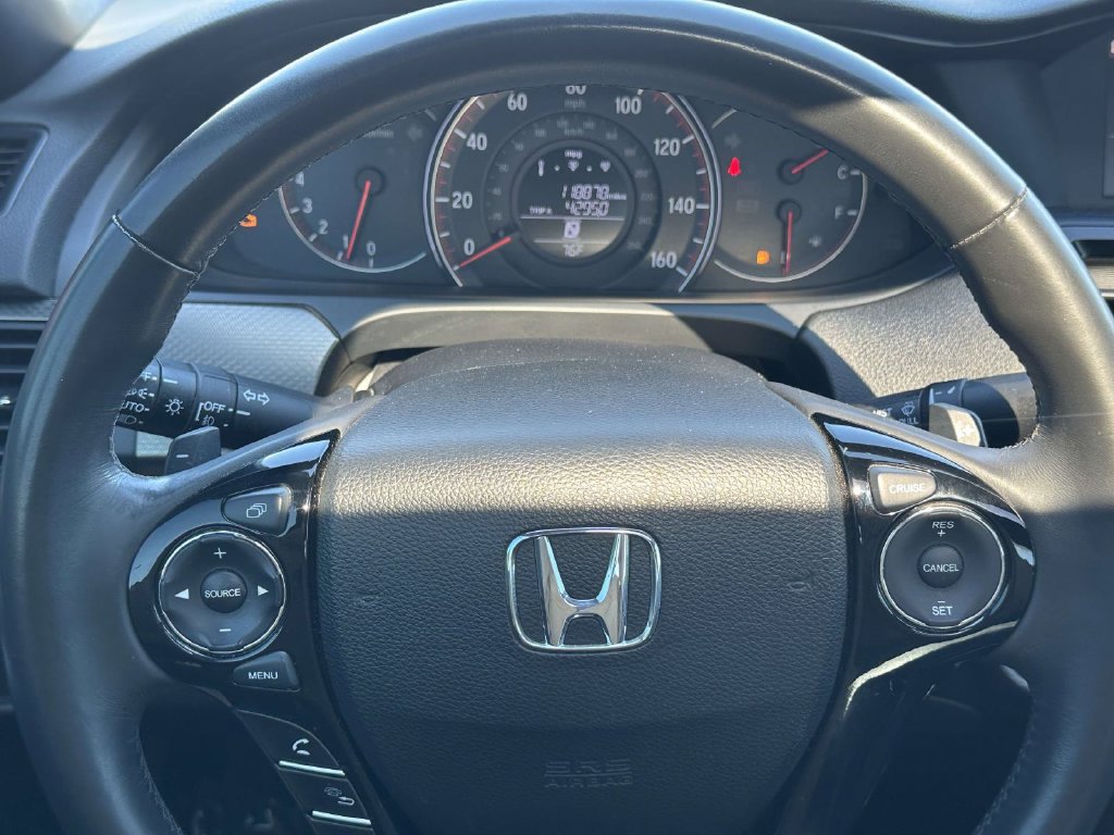 Used 2017 Honda Accord EX-L image 18