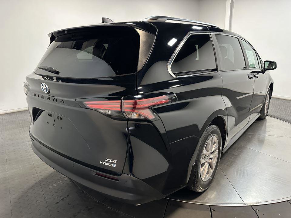 Certified 2021 Toyota Sienna XLE image 13
