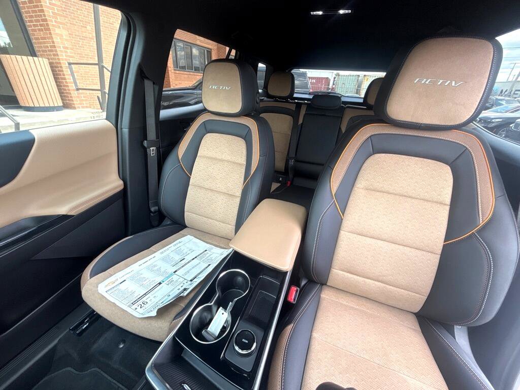 Used 2025 Chevrolet Equinox ACTIV w/ Convenience Package III image 14