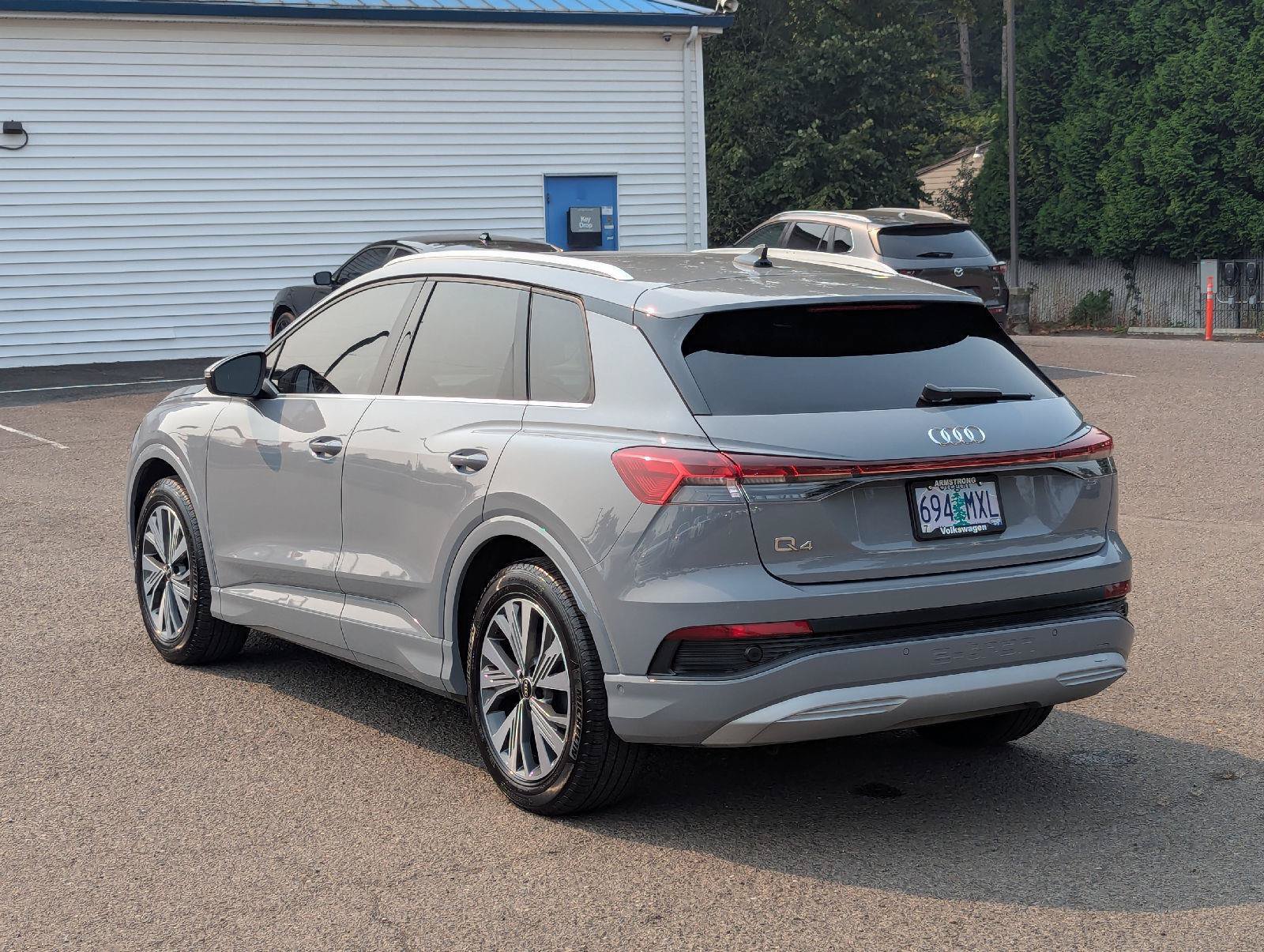 Used 2023 Audi Q4 e-tron Premium Plus w/ Premium Plus RWD image 3
