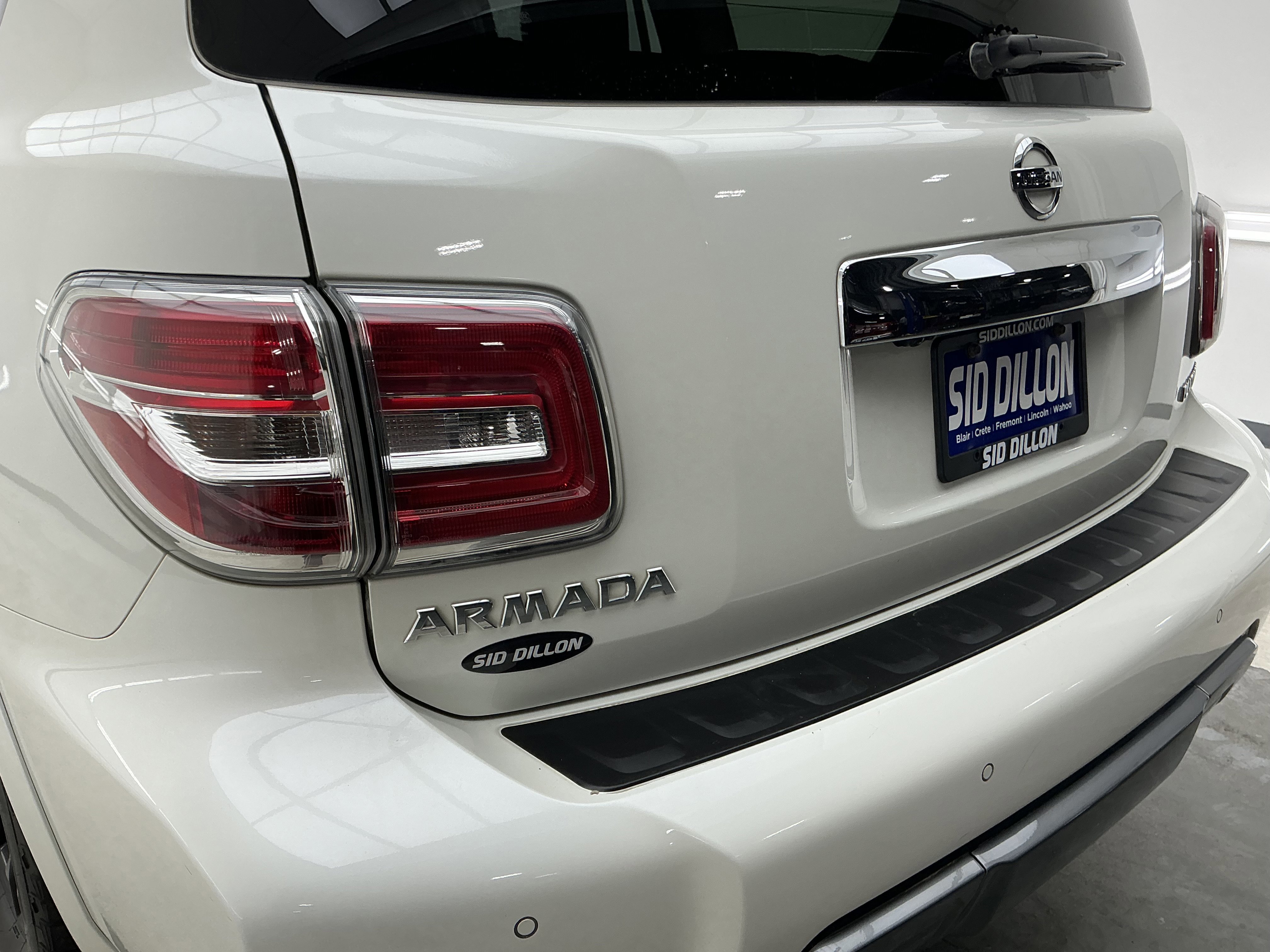 Used 2019 Nissan Armada Platinum w/ Interior Lighting Package image 21