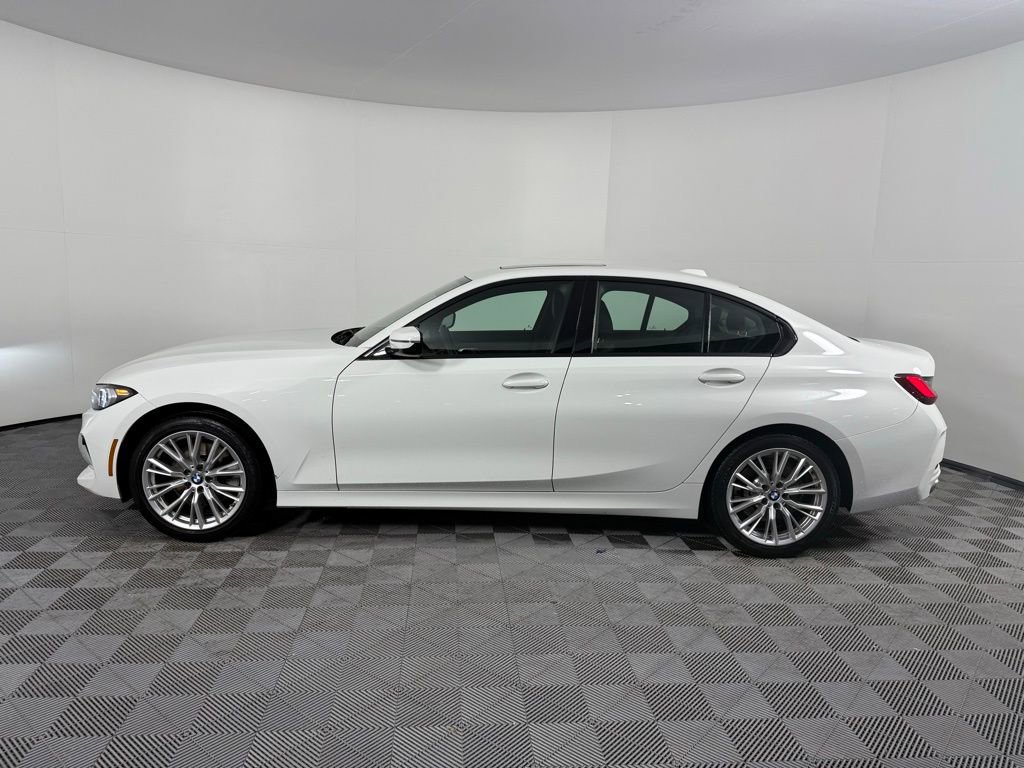 Used 2023 BMW 330i xDrive Sedan w/ Premium Package image 7