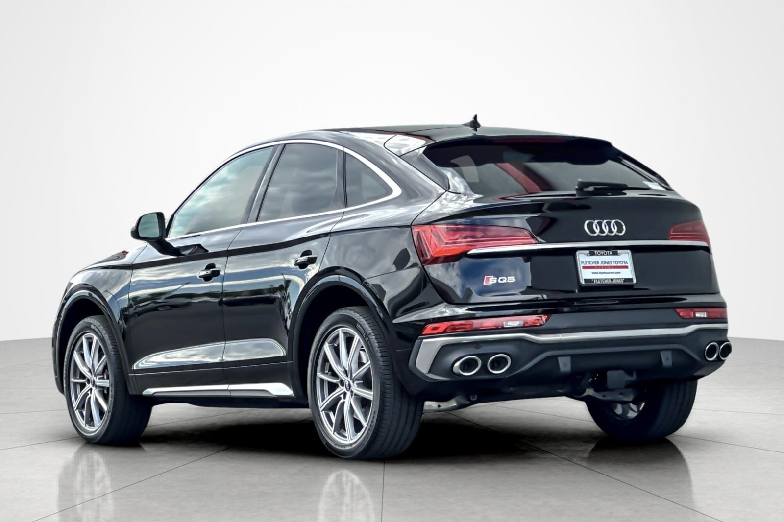 Used 2023 Audi SQ5 Premium Plus w/ Premium Plus Package AWD/4WD image 3