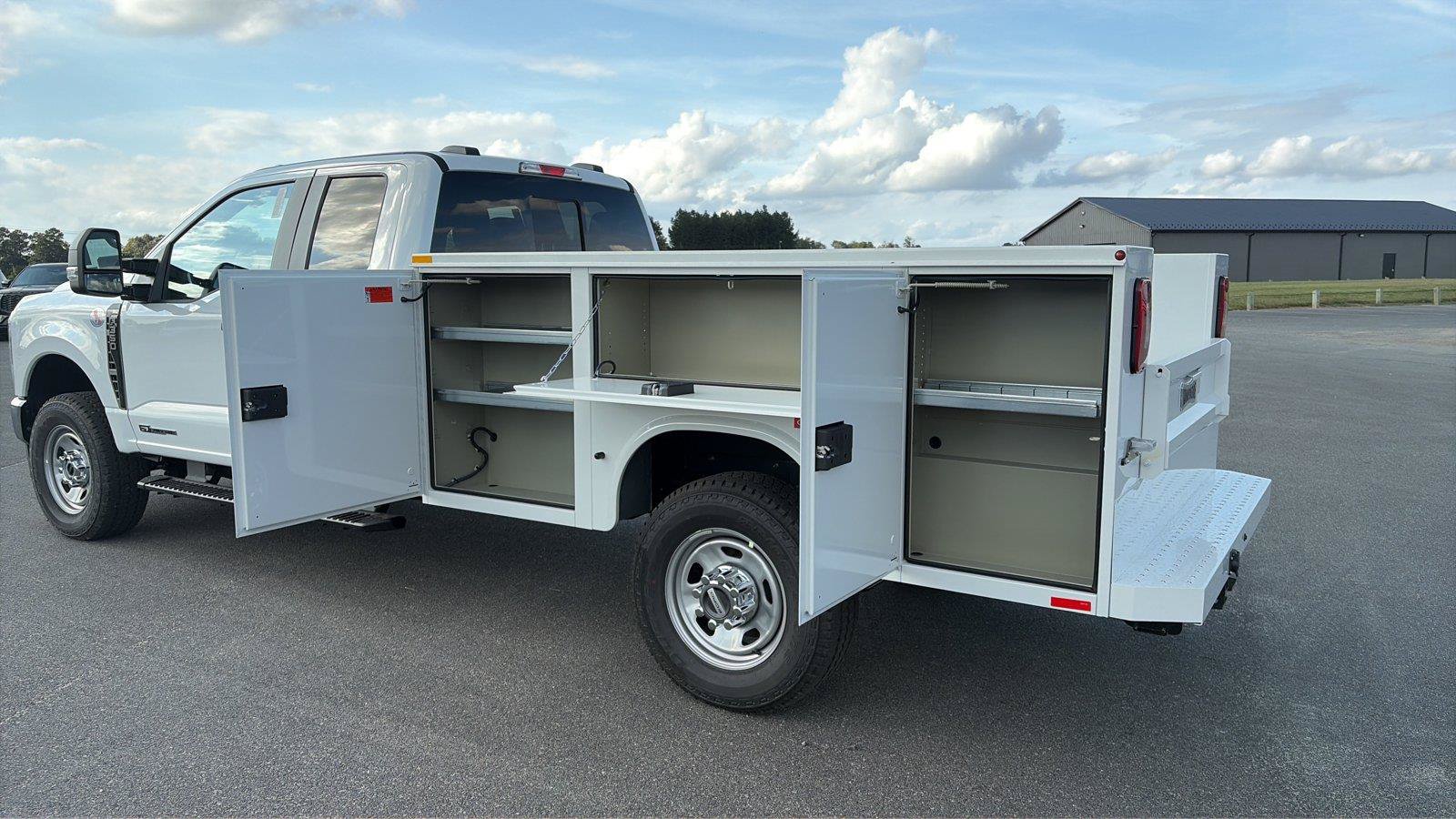 New 2027 Ford F350 XL w/ XL Chrome Package AWD/4WD image 24