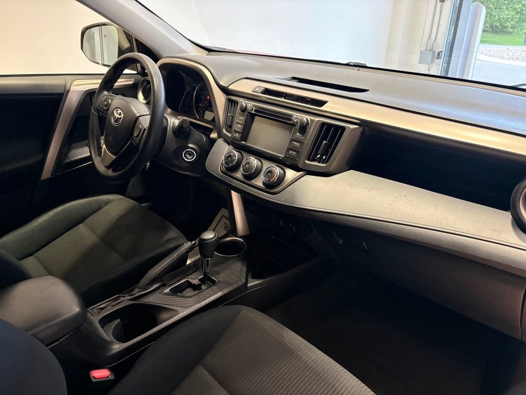 Used 2015 Toyota RAV4 LE AWD/4WD image 24