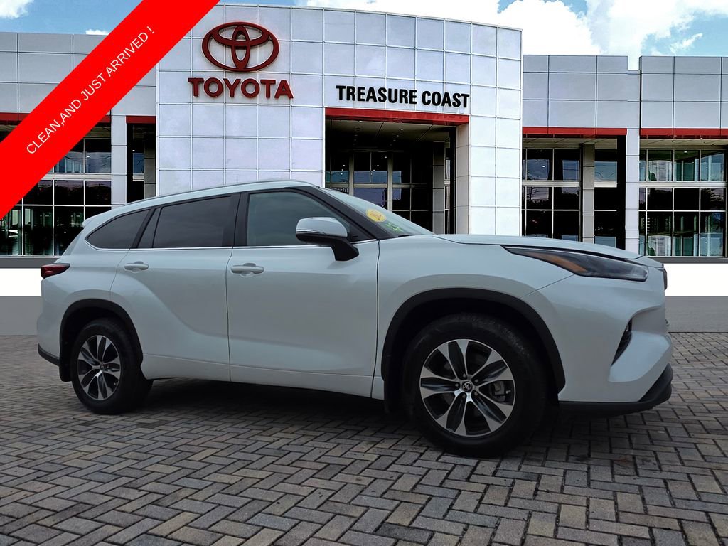 Used 2023 Toyota Highlander XLE image 1