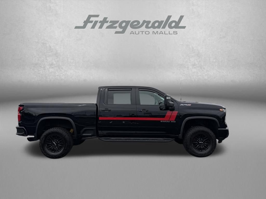 Used 2024 Chevrolet Silverado 2500 ZR2 w/ Technology Package AWD/4WD image 4