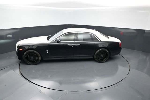 Used 2019 Rolls-Royce Ghost RWD image 17