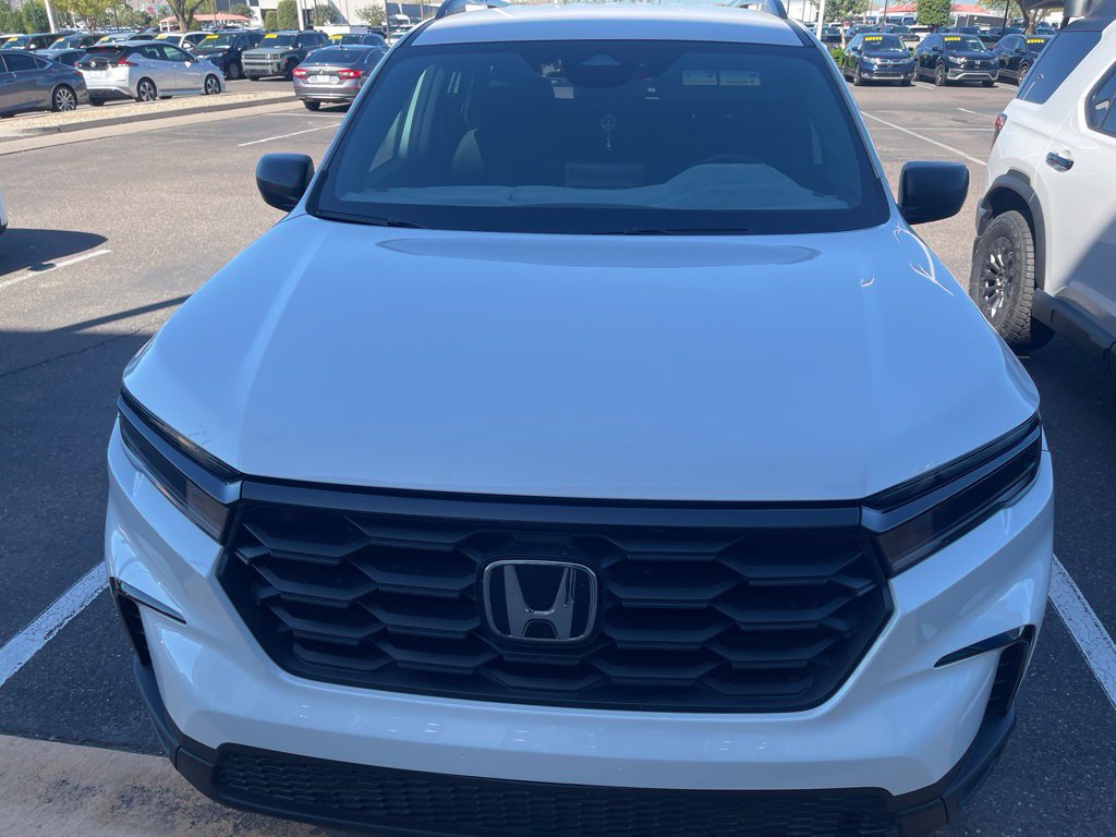 Used 2025 Honda Pilot Sport image 7