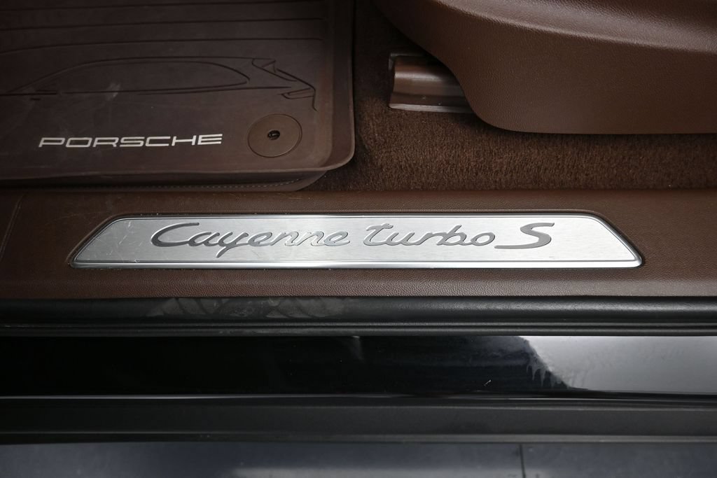 Certified 2023 Porsche Cayenne Turbo S AWD/4WD image 12
