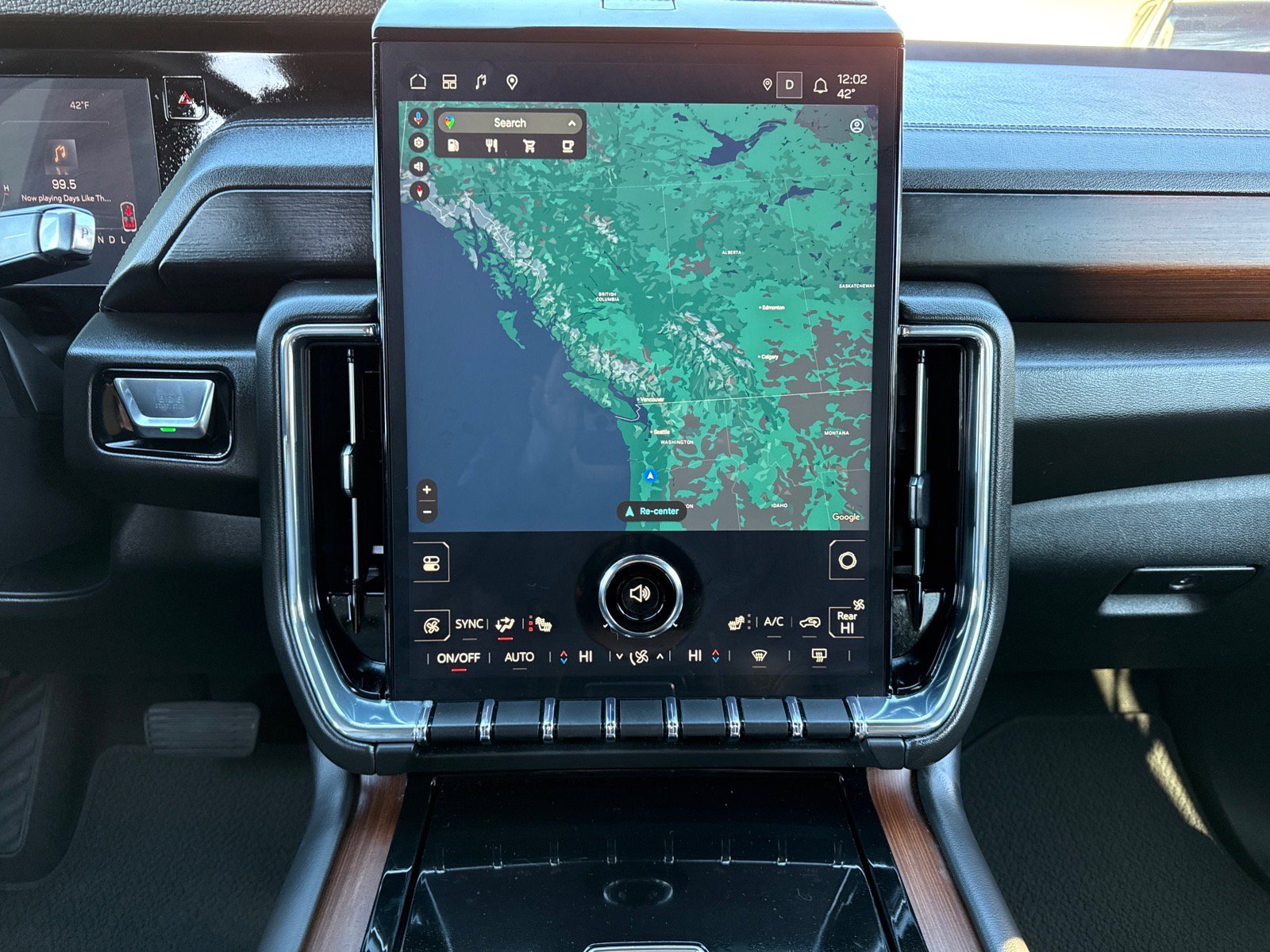 Used 2025 GMC Yukon Denali image 27