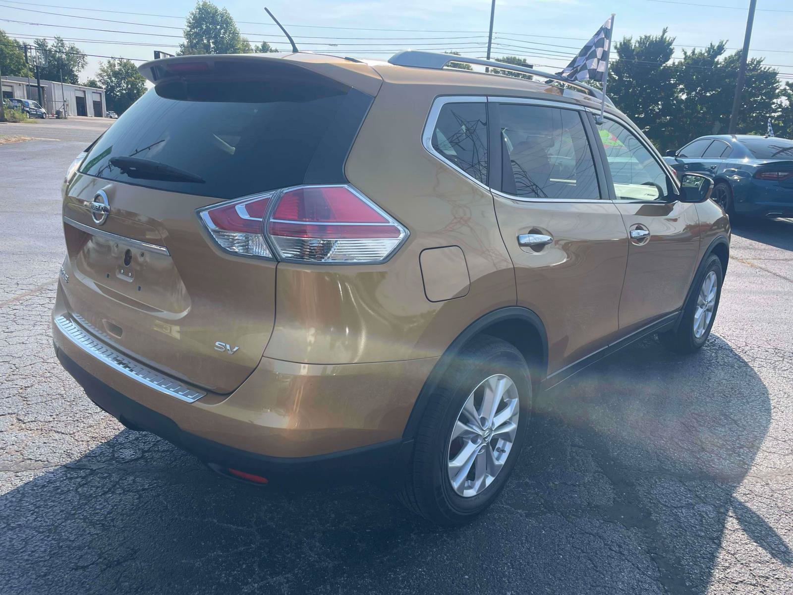 Used 2015 Nissan Rogue SV FWD image 8