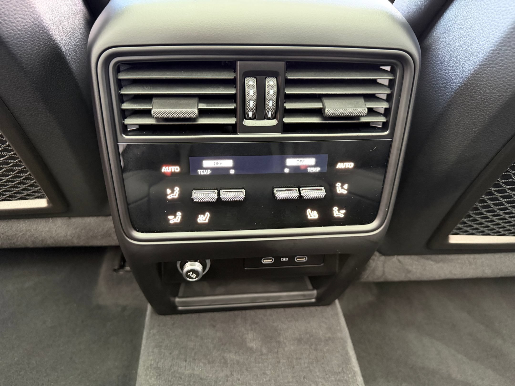 Certified 2026 Porsche Cayenne GTS AWD/4WD image 28