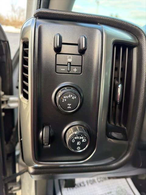 Used 2018 Chevrolet Silverado 1500 LT w/ All Star Edition image 16