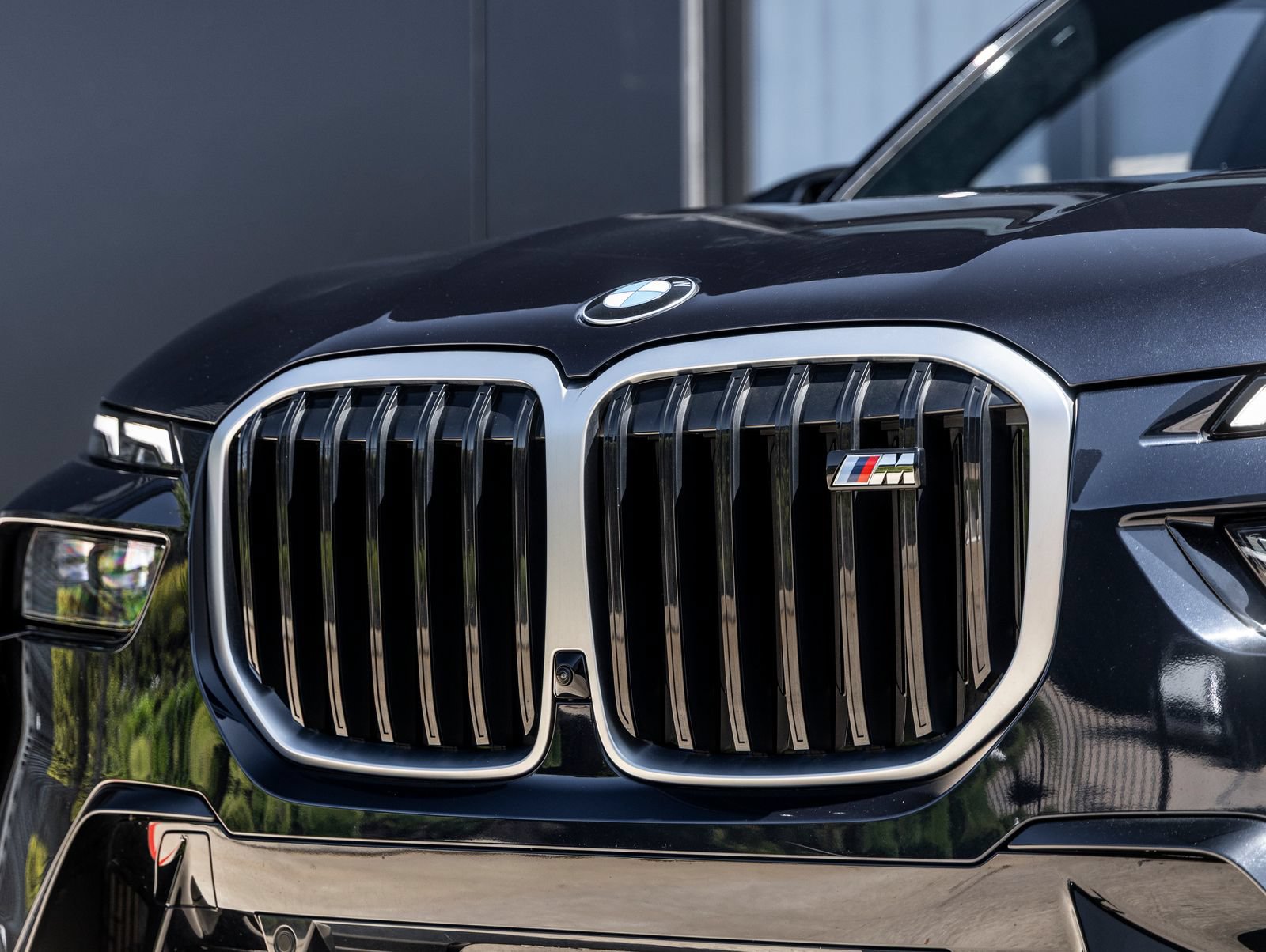 Used 2024 BMW X7 M60i AWD/4WD image 14
