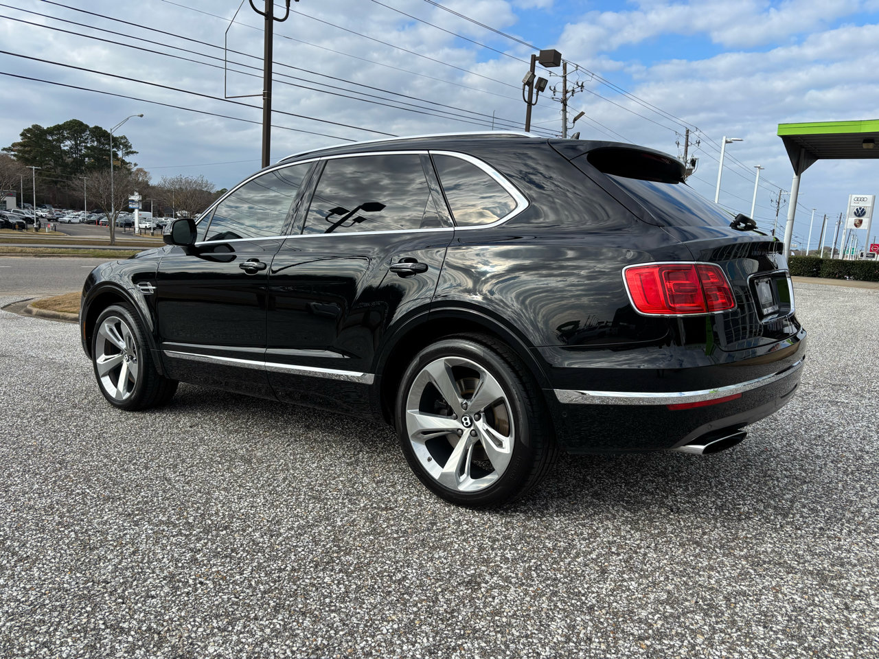 Used 2018 Bentley Bentayga Mulliner image 4