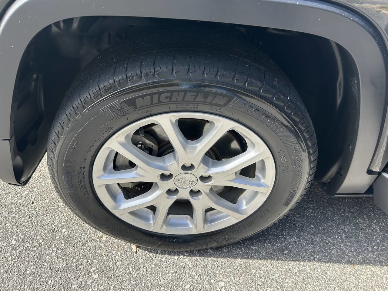 Used 2016 Jeep Cherokee Latitude image 16