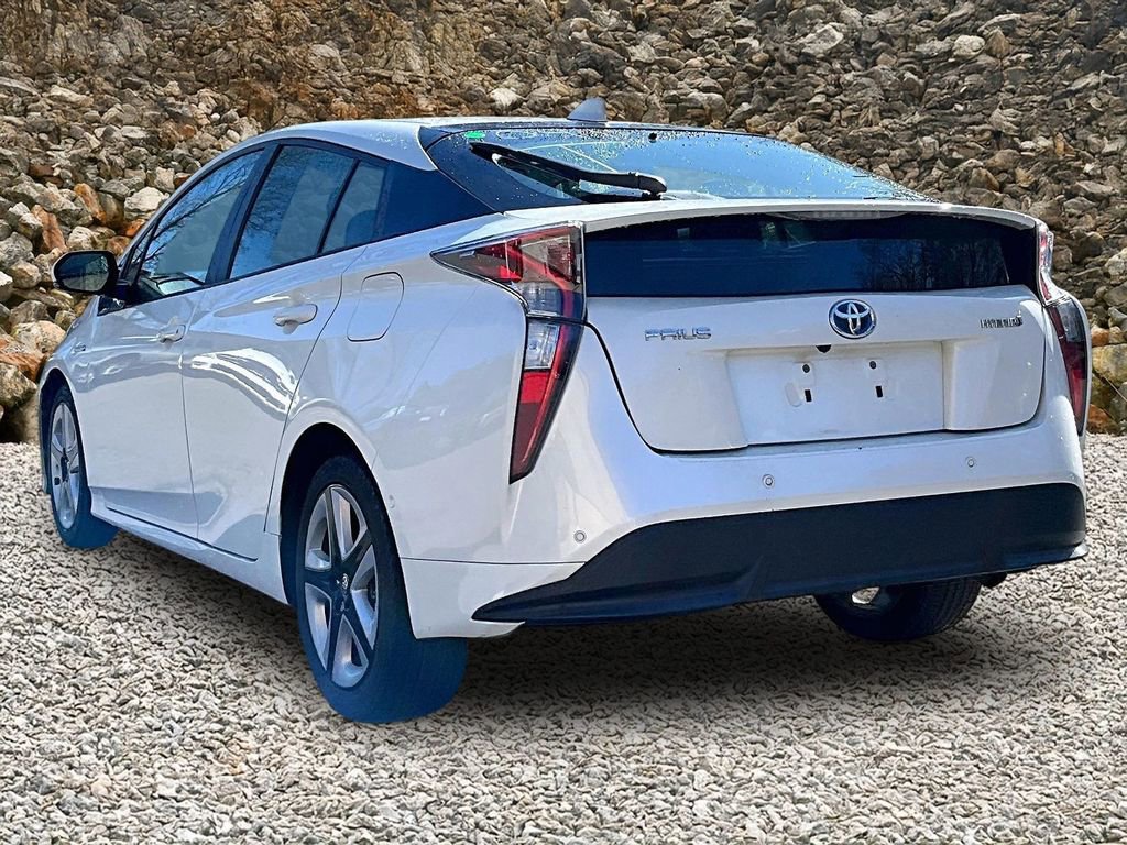 Used 2016 Toyota Prius Four Touring w/ Premium Convenience Package FWD image 11