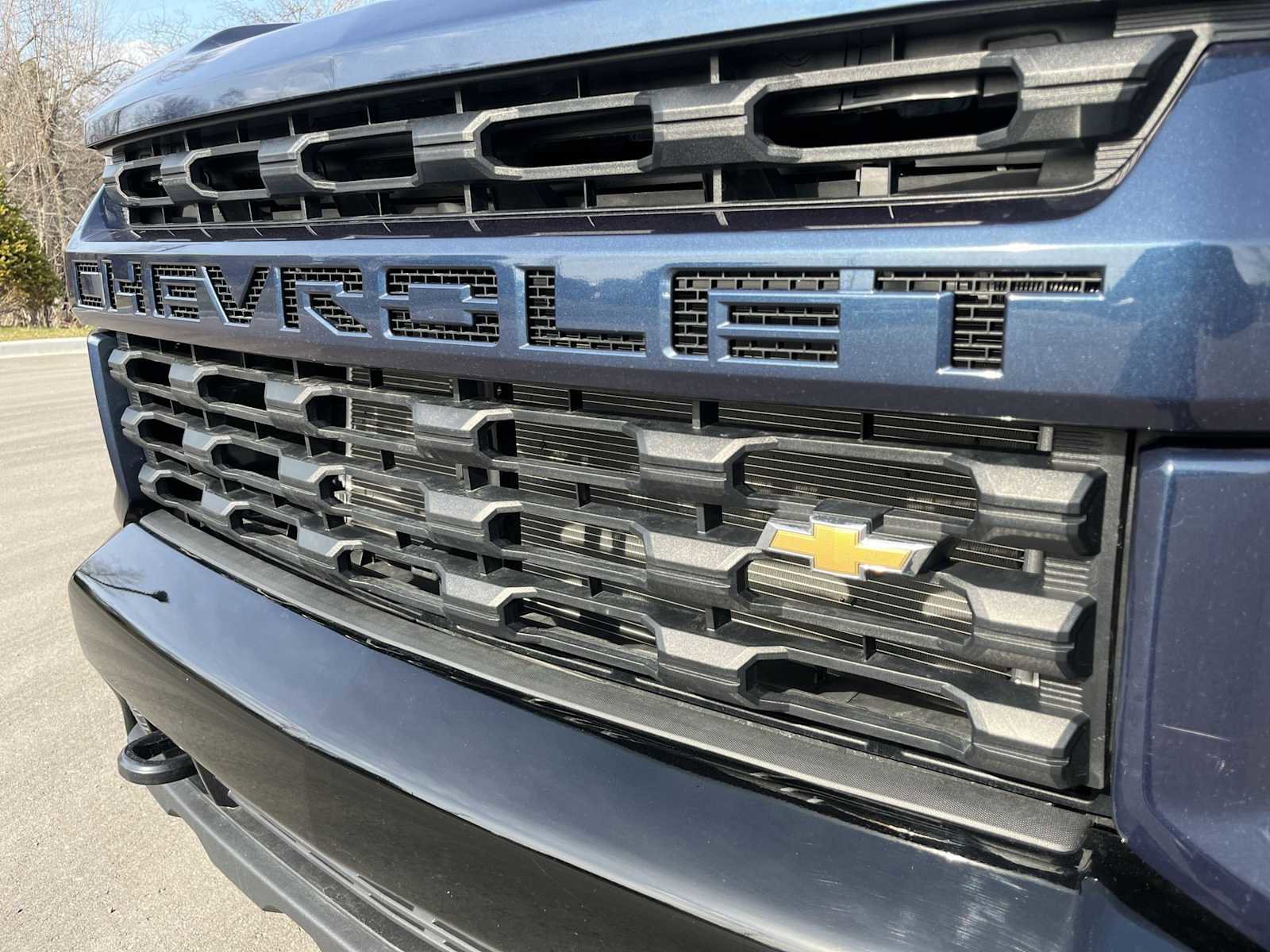 Used 2022 Chevrolet Silverado 2500 Custom w/ Custom Value Package AWD/4WD image 11