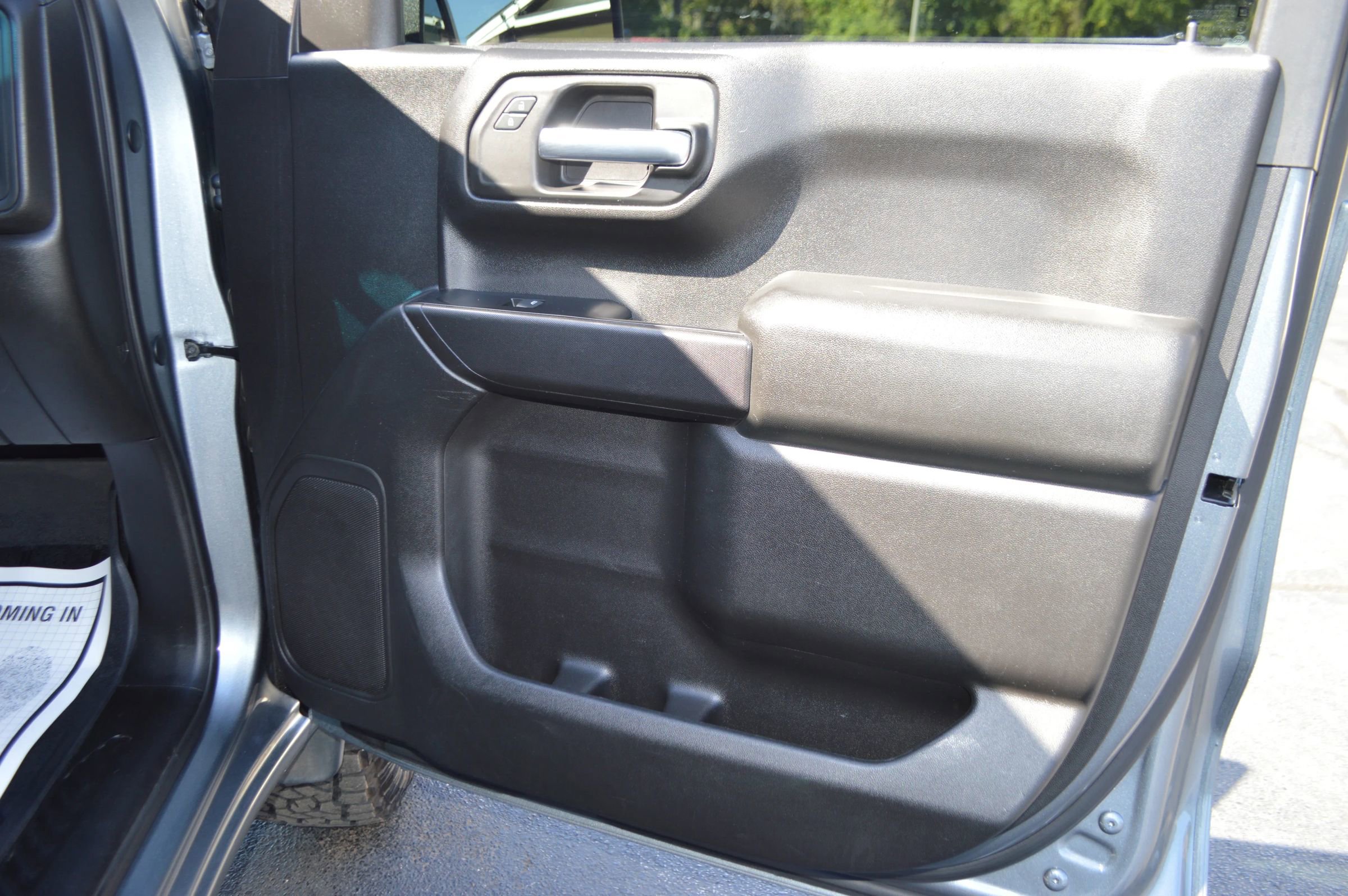 Used 2019 Chevrolet Silverado 1500 Custom Trail Boss w/ Custom Convenience Package image 17