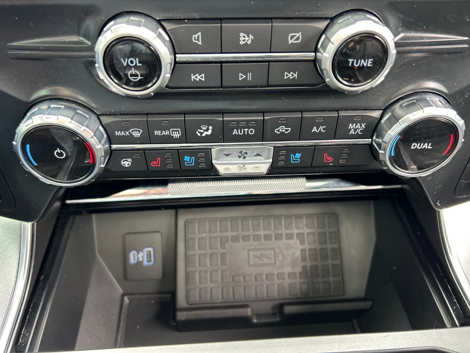 Certified 2022 Ford F150 Platinum w/ Equipment Group 701A High image 30