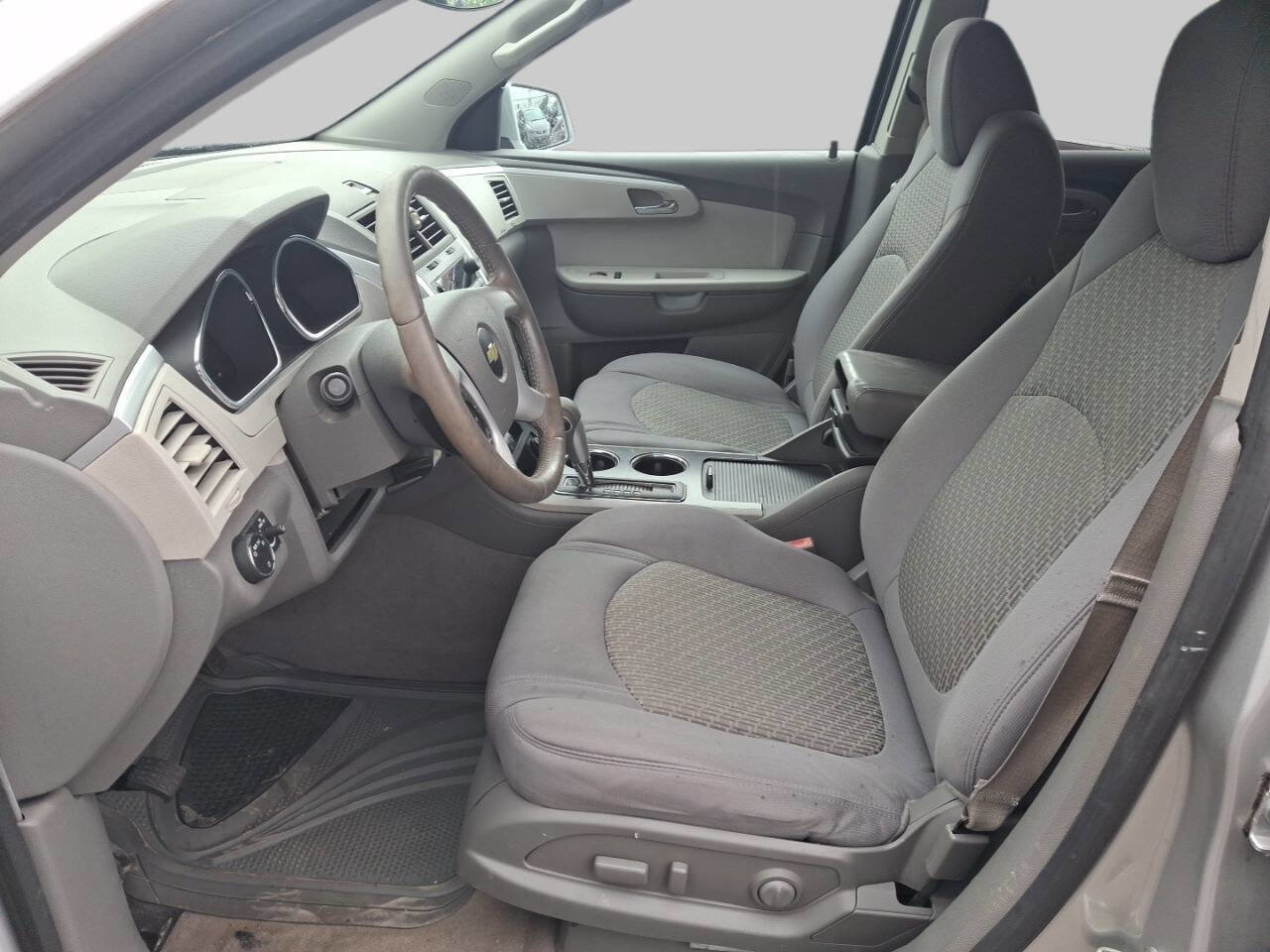 Used 2012 Chevrolet Traverse LT image 6