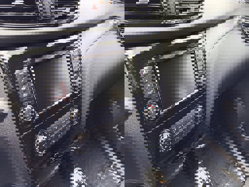 Used 2022 Nissan Rogue Sport S image 15