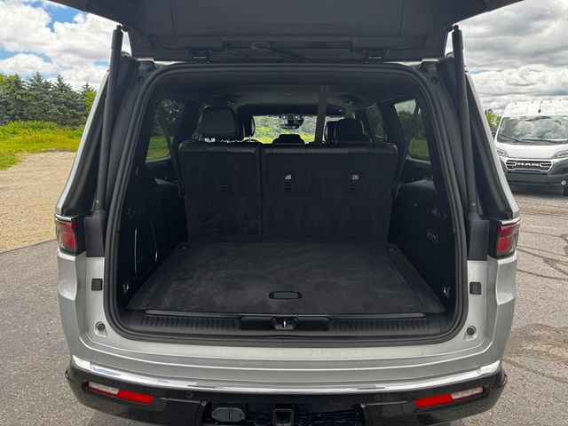 Certified 2024 Jeep Wagoneer L Series II w/ Flexible Seating Group AWD/4WD image 18