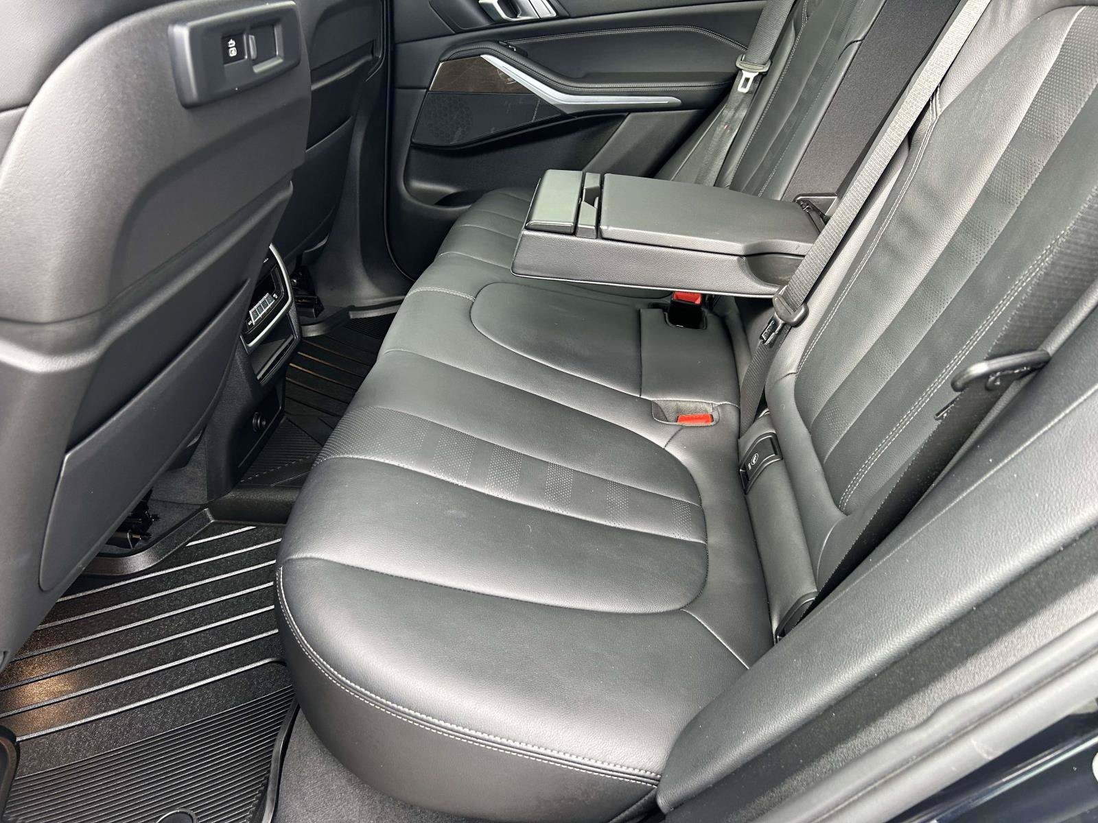 Used 2022 BMW X5 xDrive45e w/ M Sport Package AWD/4WD image 12