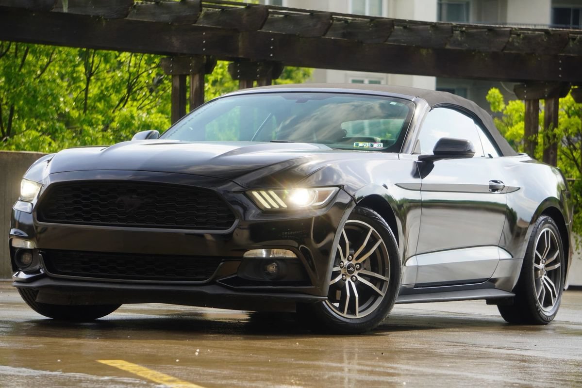 Used 2015 Ford Mustang Premium RWD image 5
