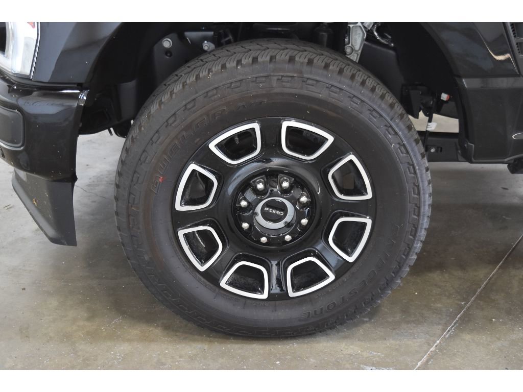 New 2025 Ford F350 Platinum w/ FX4 Off-Road Package image 3