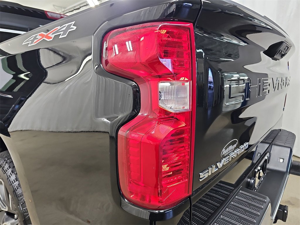 Certified 2025 Chevrolet Silverado 1500 LT image 40