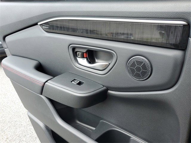 Certified 2025 Honda Pilot Black Edition image 33